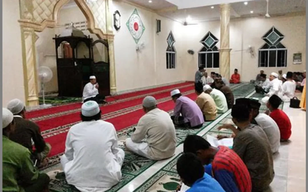 Mengaji di Bawah Langit Maghrib: Papayan Menjadi Tempat Pencerahan Rohani